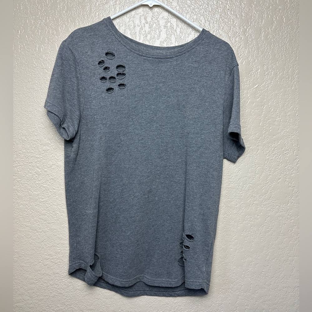 ALPHALETE Gray Distressed T-Shirt